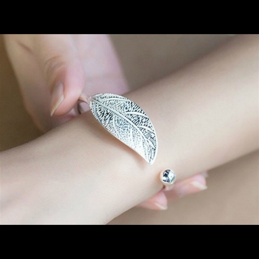 Leaf Adjustable Bracelet, New!